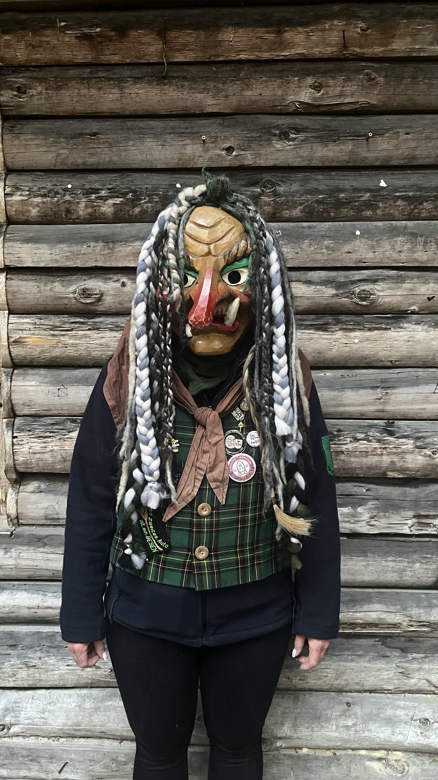 Miriam mit Maske